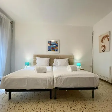 Revenon2023maison Retro Dans Le Centre Historique Holiday home *